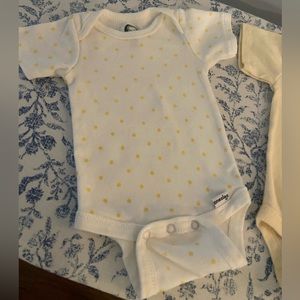 Gerber Pack of 3 Onesies